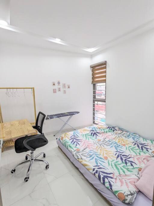 Cozy W/ 2 Private Br & Free Bike Parking * Hanoi